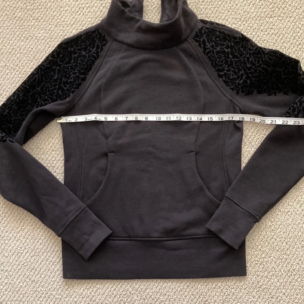 LULULEMON Scuba Floral Flock Pullover Half Zip *Special Edition Black 6 Like New